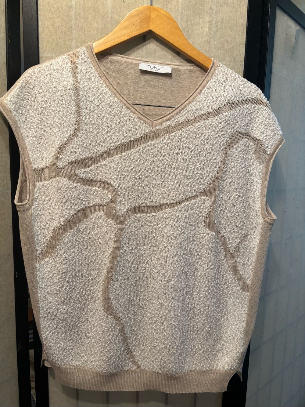 TONET  Luxury Italian Colorblock Textured Knit Cap Sleeve Top | Made in Italy